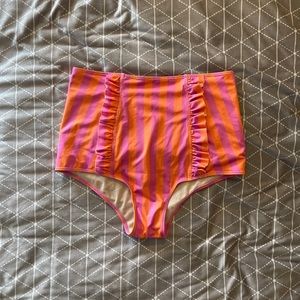 Kortni jeane high waisted ruffled bottoms